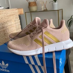 Adidas Swift Run